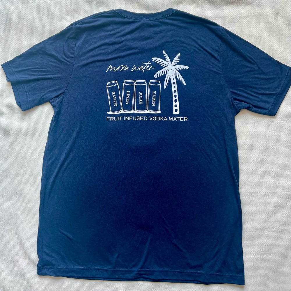 Mom Water Tshirt~ Women’s XL~ Super Soft! NWOT